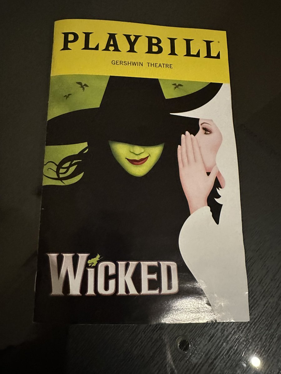 MartinaCurtin's tweet image. Day 14 #100daysofwalking 
Closed out a busy NYC day with Wicked - Broadway at its best!
#Wicked
#BroadwayShow
#NYCAdventures
#walkingfamily
@NewstalkFM @NTBreakfast @mnamheiricea @broadwaycom