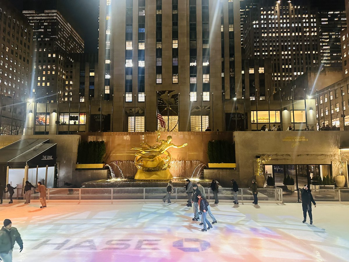 MartinaCurtin's tweet image. Day 14 #100daysofwalking 
Closed out a busy NYC day with Wicked - Broadway at its best!
#Wicked
#BroadwayShow
#NYCAdventures
#walkingfamily
@NewstalkFM @NTBreakfast @mnamheiricea @broadwaycom