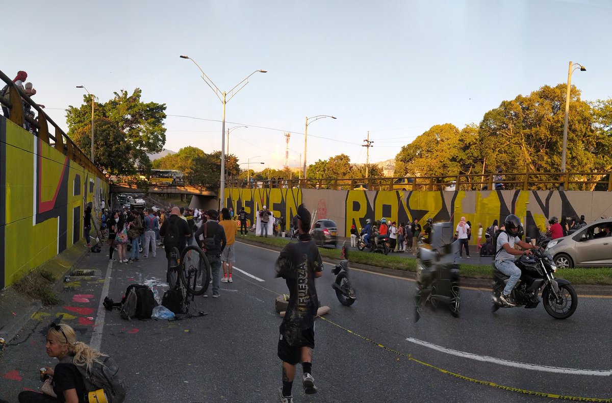 Vea, es momento de que <a href="/JEP_Colombia/">Jurisdicción Especial para la Paz</a> y la <a href="/UBPDcolombia/">Unidad de Búsqueda de Personas Desaparecidas</a> se pronuncien sobre la REVICTIMIZACIÓN que han hecho el Alcalde de Medellín <a href="/FicoGutierrez/">Fico Gutiérrez</a> y el jefe de <a href="/BluRadioCo/">BluRadio Colombia</a> Néstor Morales (<a href="/NestorMoralesC/">Néstor Morales</a>) a las Mujeres y Madres Buscadoras de la Escombrera. #LasCuchasTeníanRazón