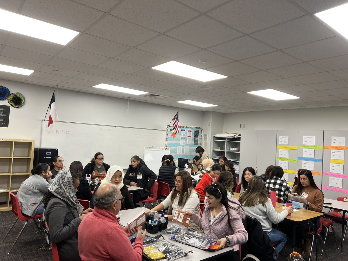 ProjectLEARN3's tweet image. Our @HCC Adult ESL classes began the year with a bang! Over 45 @LCISD Multilingual parents began their journey y learning English this week! @PES thank you for always being a FANTASTIC host site!