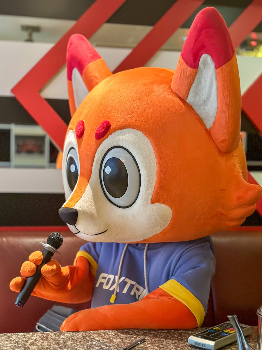 最近腦海裡一直浮現一個想法，也許未來會試著翻唱一些歌曲
雖然我的歌聲可能沒辦法像那些厲害的歌手一樣完美，但希望透過歌聲傳遞自己的心情，讓人心中產生共鳴，感覺挺美好的！🦊🎵

不知道大家會感興趣嗎？ 
（版權部分和上傳的網站我會注意的）

———

最近考えが浮かんできました