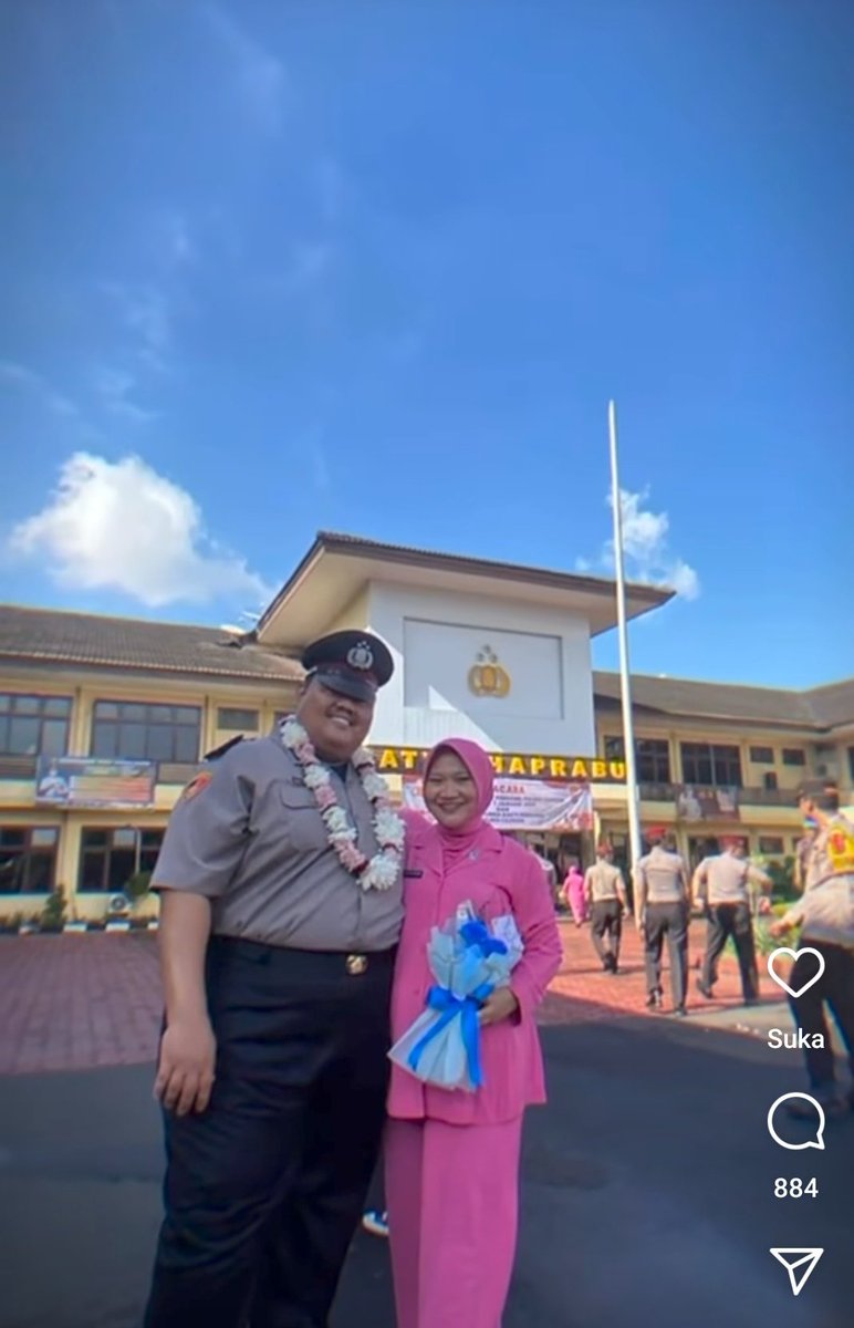 DzikriLizuono's tweet photo. @relayfoundation @bakuldimsum_ @httpditafans_ Dari bangunannya sudah terlihat gess, Cilegon🤣🔥 https://t.co/ZqWfmZSK2p