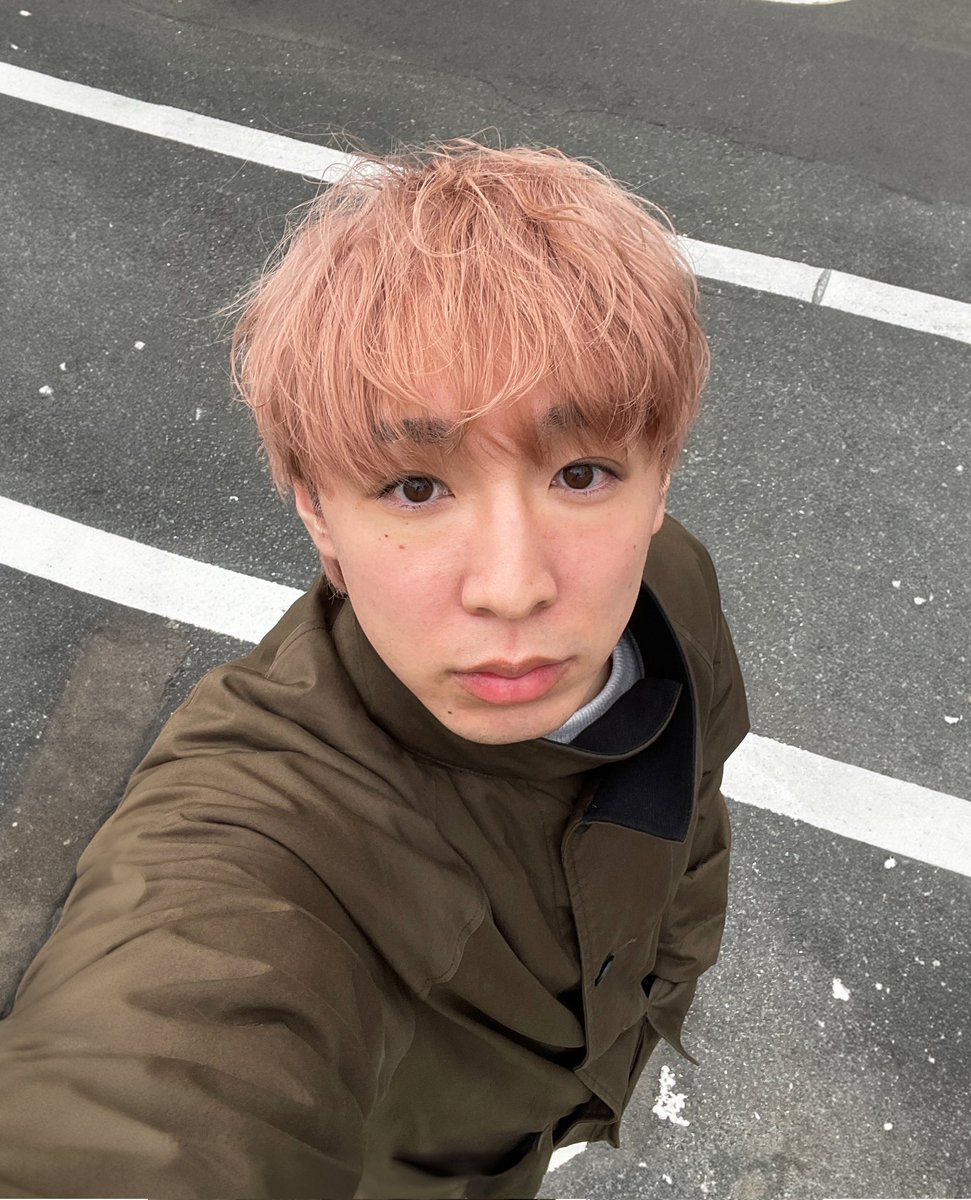 katchan_fuk's tweet photo. 新年だし、明るめのピンクベージュにしてきた💈💇 https://t.co/ya9SP48Hse