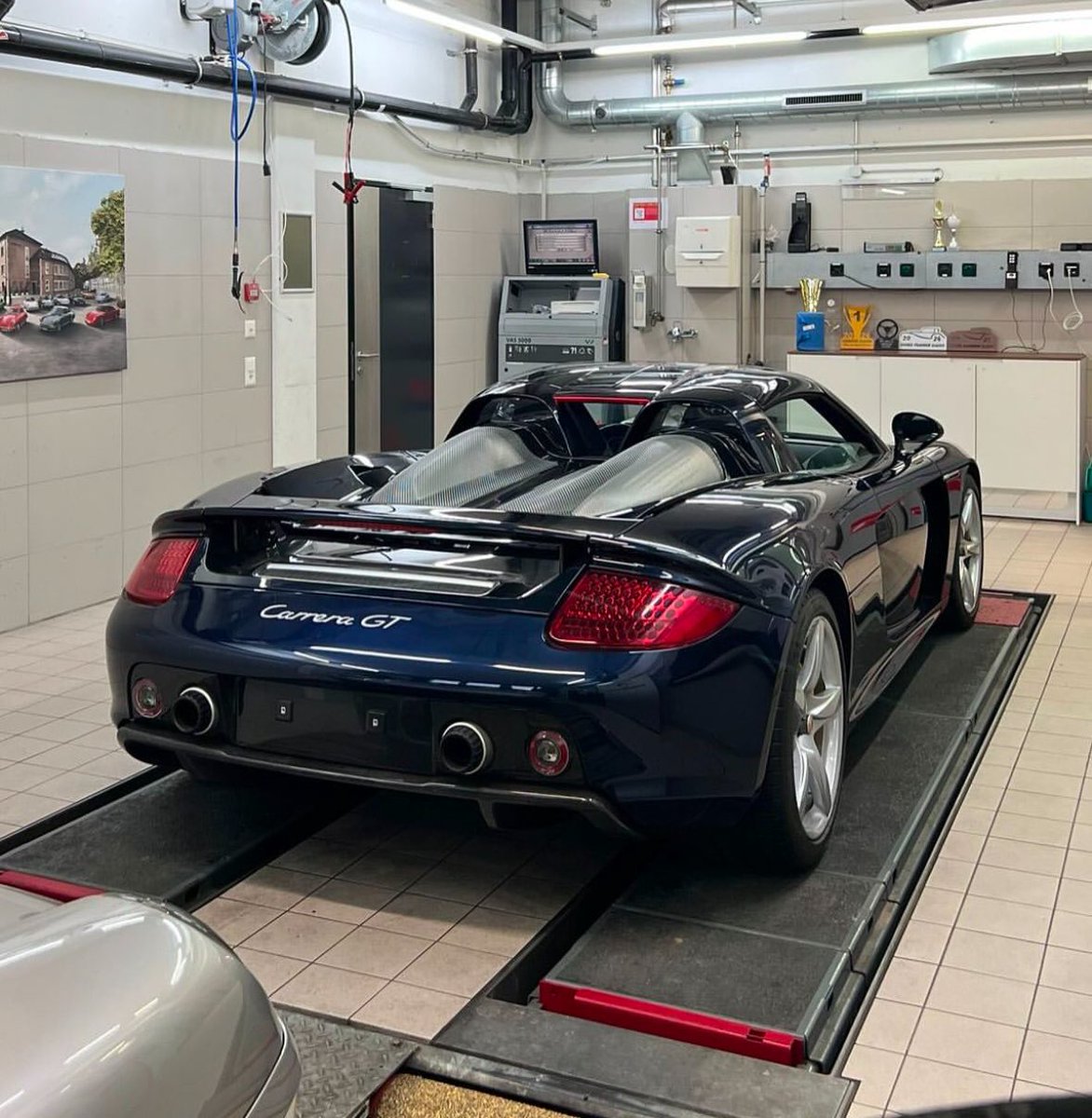 VINTAGE (@carsighting) on Twitter photo 