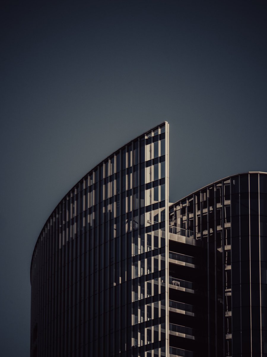 ikaiapal's tweet photo. A City in Pieces https://t.co/TQNfk96gv4