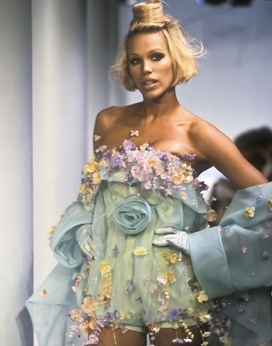 1998bluesea's tweet photo. thierry mugler spring/summer 1996 rtw https://t.co/bSO5Sbu7Ss