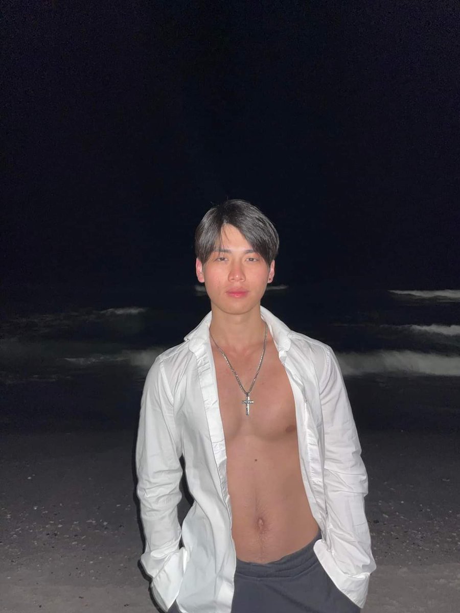 Bacphecup's tweet photo. Huangthong Vo - Em zai 2k3 sở hữu khối clip segg không hề kém cạnh Dongyd3 :))) em này thậm chí còn dâm hơn :)) Bài đăng này được 100 repost sẽ share group tele lên story IG Bacphecup nhé. https://t.co/y0ztETV6sA