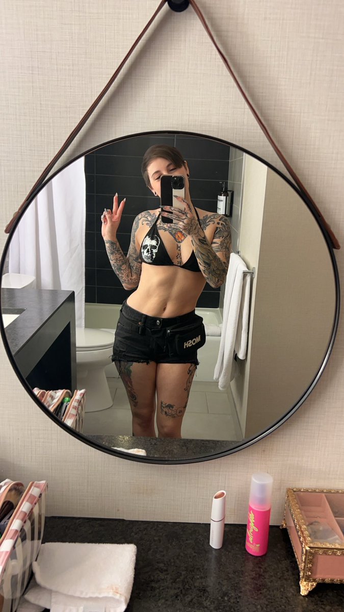 Moogle_Magic's tweet image. Tattoo convention was last weekend. Can’t wait to show ya’ll my hand when it’s healed. Almost finished with this Diablo sleeve!