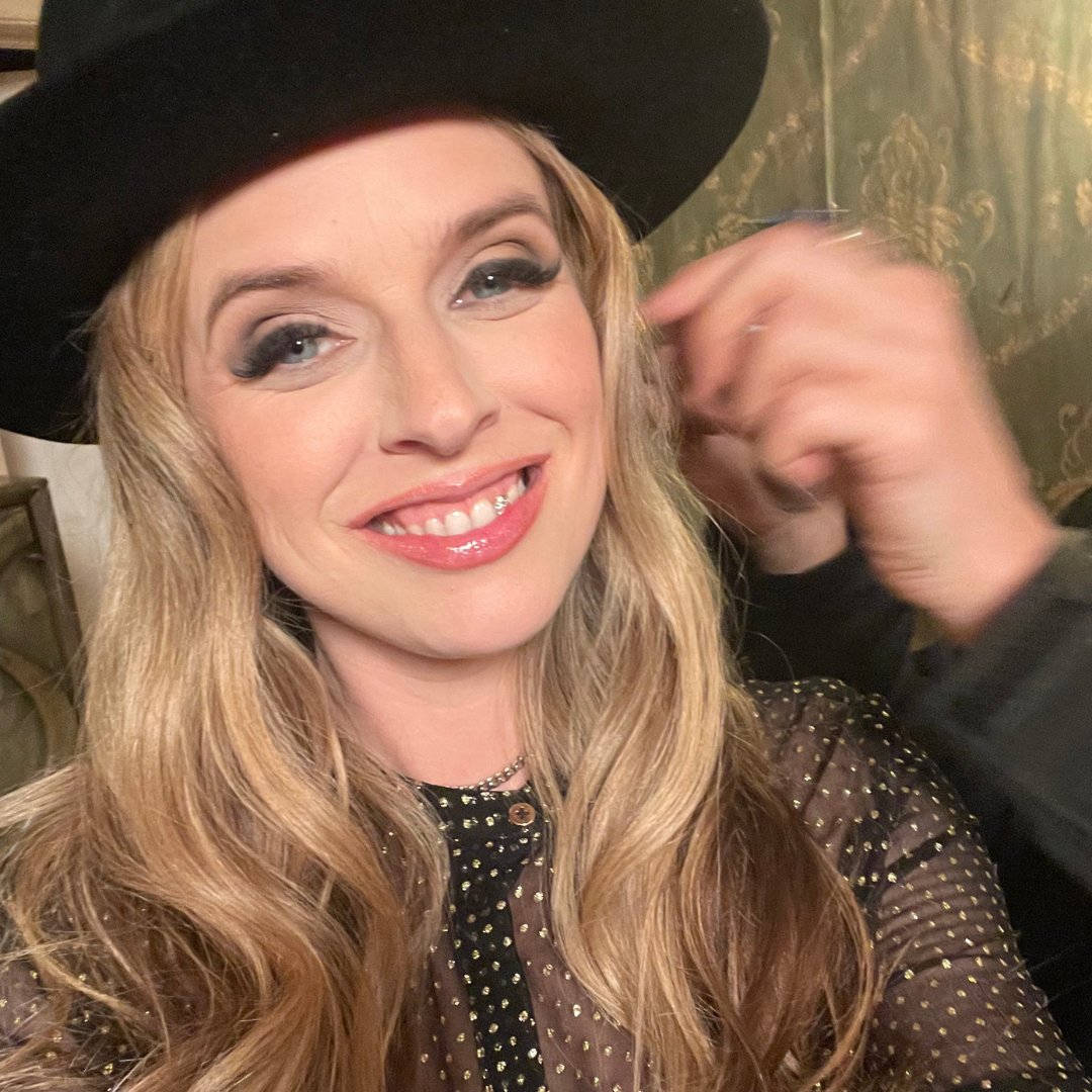 ZZWard's tweet photo. l'm smiling cause I'm so excited to share some REAL special stuff with you this week fam!!!! We got a new song and video coming out this Friday and maybe some extra special news toooooo #dirtyshine https://t.co/oclpRWuzDE