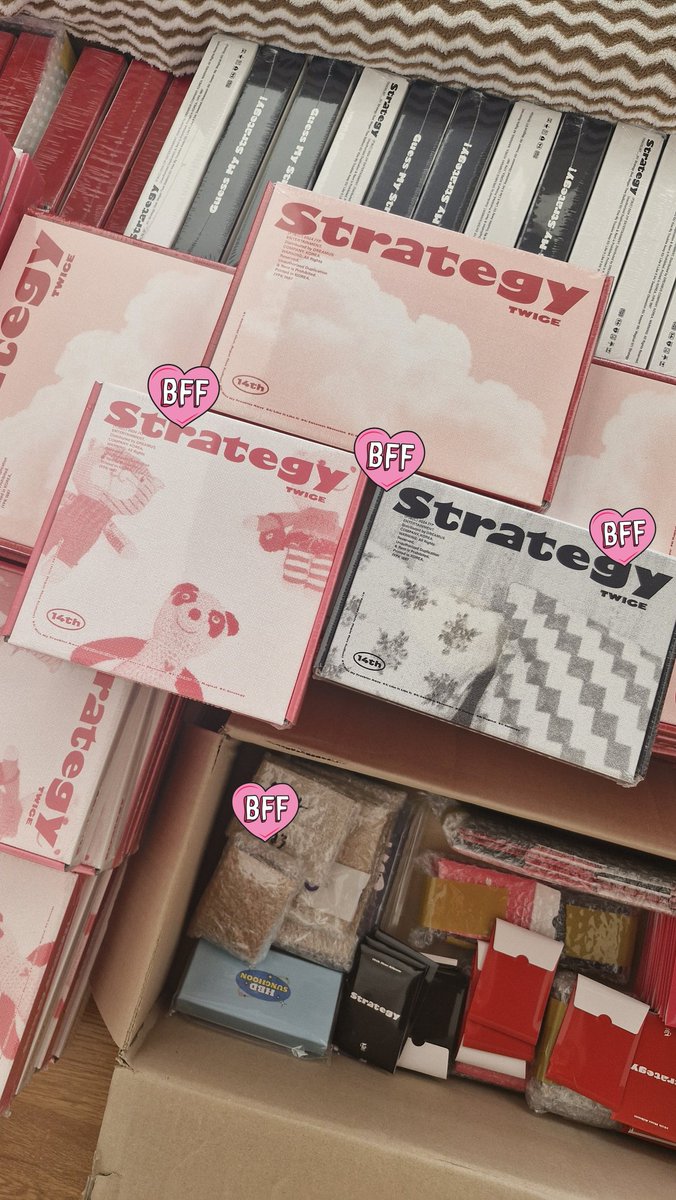 ubsphupdates's tweet photo. #ubsphUpdates

Hi byeols! Dumating na po yung box natin today!! Sorting na kami mamaya then send na din po kami pics at shipping details 🥰 will also lapag some extras 🥳 TYSM POOOO~ https://t.co/H9q38GQZOz