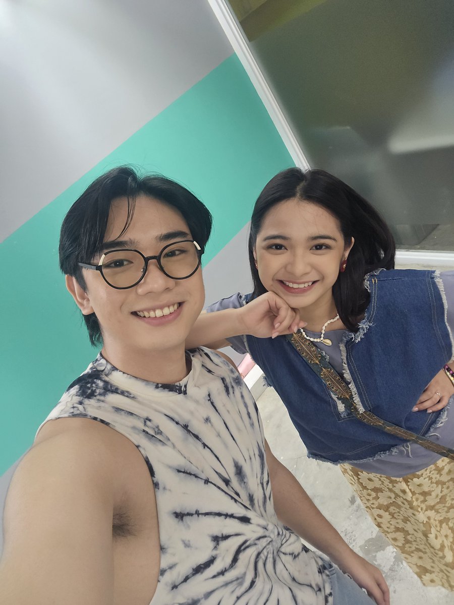 StudioVivaPH's tweet photo. Ramdam na ramdam ang kilig at cuteness kasama ang #KyoJa 🥰

Abangan sina Kyosu Guinto at Jaja Disuangco sa bagong film na pinagbibidahan nila Kim Molina at Jerald Napoles coming soon!

#KyosuGuinto
#JajaDisuangco
#StudioViva https://t.co/Cx1tT2FkJu