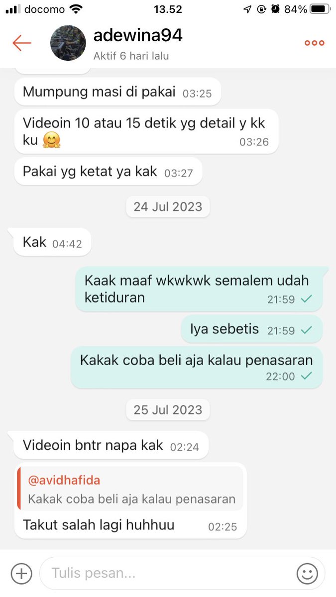 avidhafida's tweet photo. Asli…..aku pernah kyk gini &amp; ga sadar ih bloon bgt kl diinget. Astagfirullah😭
Ga kepikiran ada org punya fetish aneh ya Allah. Ku kira ni org cewe. Karna namanya adewina&amp; seinget ku foto cewe gitu. Yaudah jam 3 tu aku ladenin aku kasih foto ku pake kaos kaki. Taunya ada yg aneh https://t.co/mEqxThhlsb