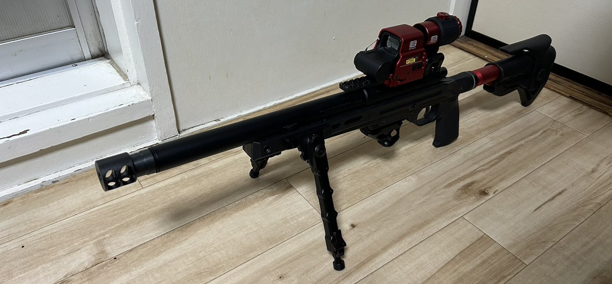 NeveLupo's tweet photo. 導入前なのにまたアタッチメント交換w

2スコからホロ×ブースター
ストックパイプとストック交換

ブースターはレバーにブチ当たるから左に折れるようにした https://t.co/PnrKcKL7s7