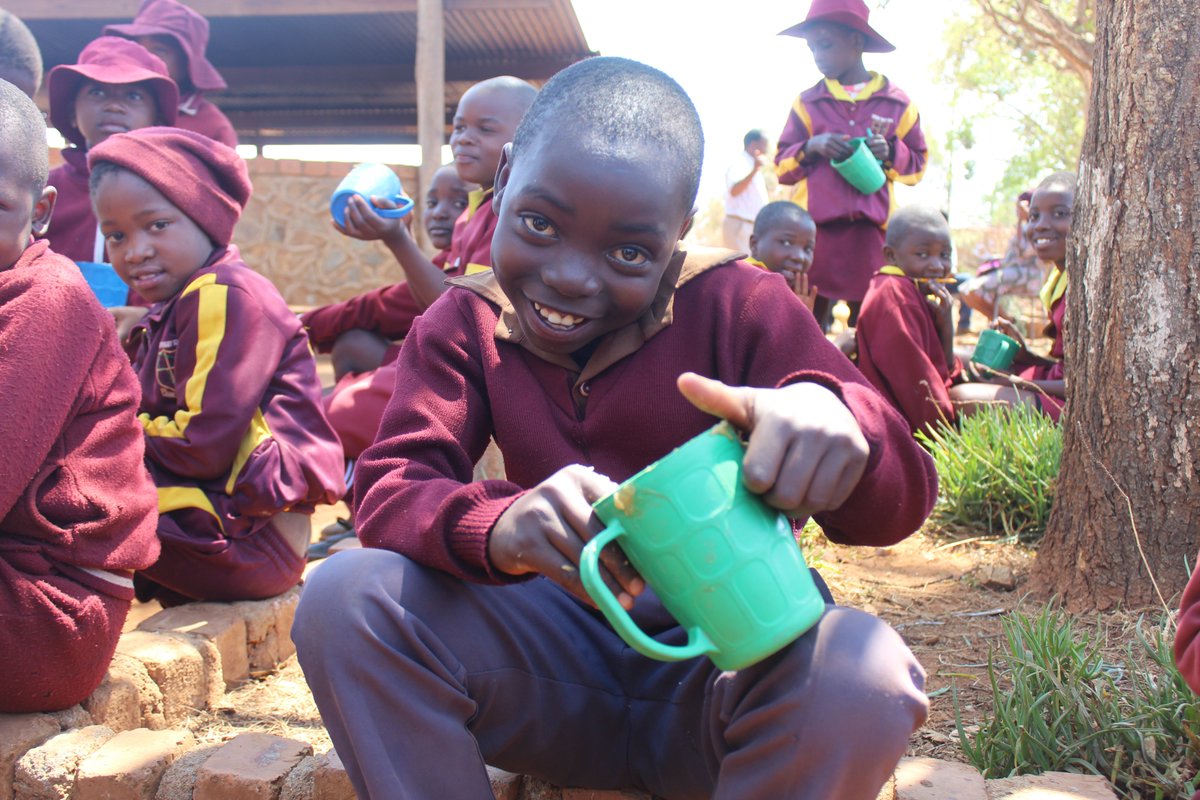 orapzenzele's tweet photo. DID YOU KNOW?!
The  School Feeding Program has now expanded to Nkayi District, where 67  primary schools receive a nutritious meal every school day as of  January 14, 2025. This expansion brings the total number of schools in  the program to 171 (incl. Bubi and uMguza Districts. https://t.co/EbIJmxBU7a