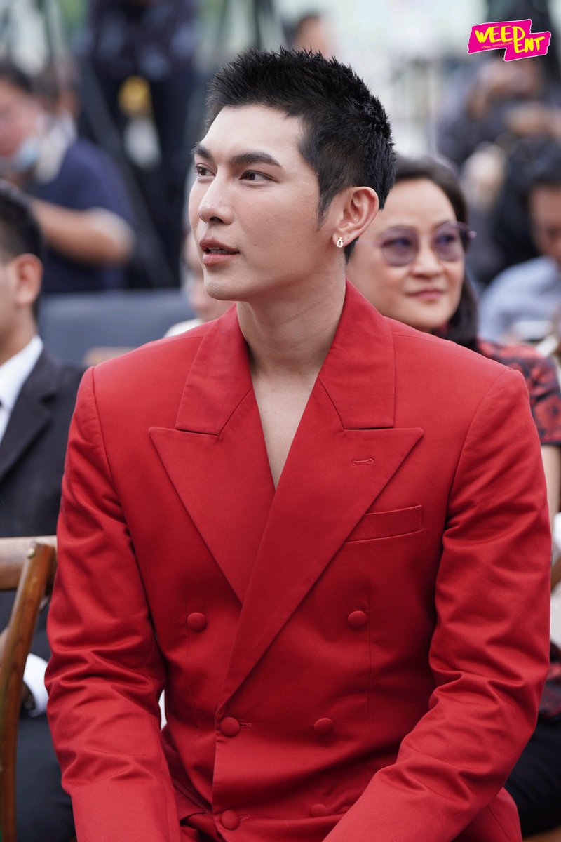 Mewlions_Ind's tweet photo. Look so amewzing with red ❤️

ICONSIAM CNY X MEW

#ตรุษจีนไอคอนสยามกับมิว
#ICONSIAMCNY2025
@MSuppasit https://t.co/ZEhziu3NlT