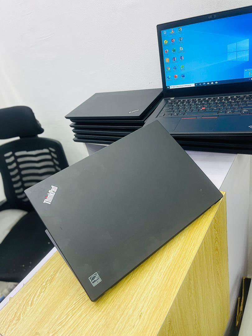 SinzaFowe's tweet photo. @BassaSucre ⓘ Ordinateur Portable Lenovo Thinkpad T490/T480 Propre Comme Neuf

✳ Intel Core I5-8350U 1.7GHz @ 1.9GHz (8 CPUs), (3.9GHz avec Turbo Boost)

✳ 8 Go RAM DDR4

✳  Disque Dur: 256 Go SSD M.2 PCIe NVMe

✳ Windows 10 Professionnel

✳ Écran : 14″ FHD (1 920 x 1 080) IPS 250 https://t.co/lml8FSSxnN
