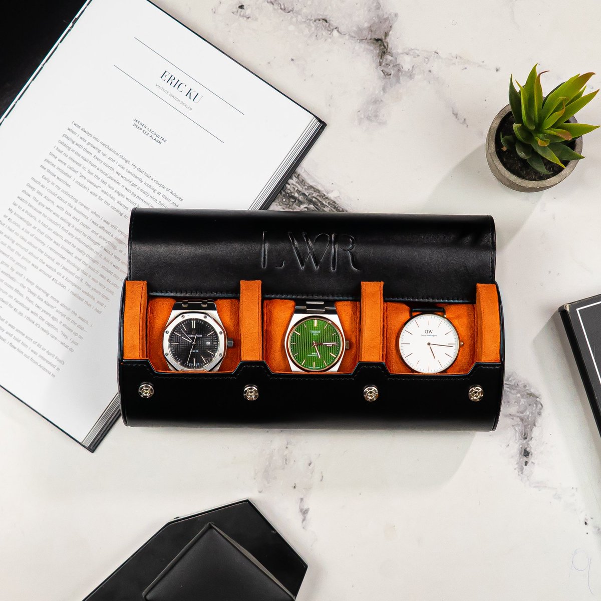 luxurywatchroll's tweet image. The perfect watch case for your luxury trio 🤩

Whether you're a frequent traveler or a lover of fine craftsmanship, our compact and elegant 3 slot watch case is your perfect companion. 

#lwr #watchstorage #LuxuryBrand #lifestyle