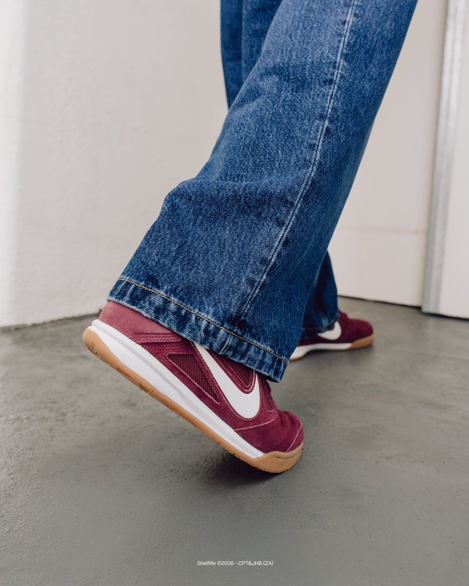 nike sb gato on feet