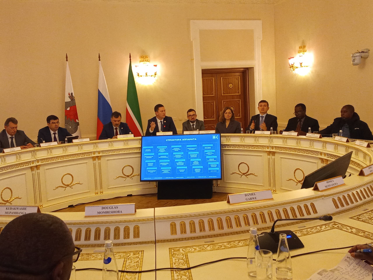 ZBCNewsonline's tweet image. A high-powered Zimbabwean delegation is currently in Kazan, Russia, for a technical exchange programme that will inform the re-designing of the Mbare Musika Traders market into a modern facility.

zbcnews.co.zw/zim-delegation…