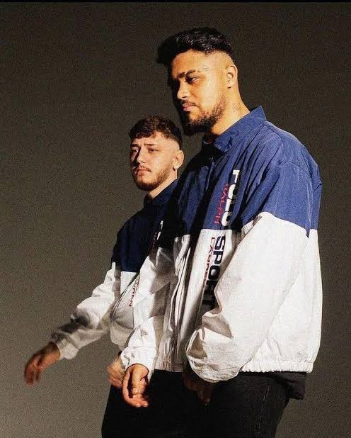 oğlum: baba ya sizin zamanınızda reus lewandowski ikilisi çok iyiymiş keşke ayrılmasalarmış

biz: aynen

bizim en çok üzüldüğümüz ikili ayrılığı: