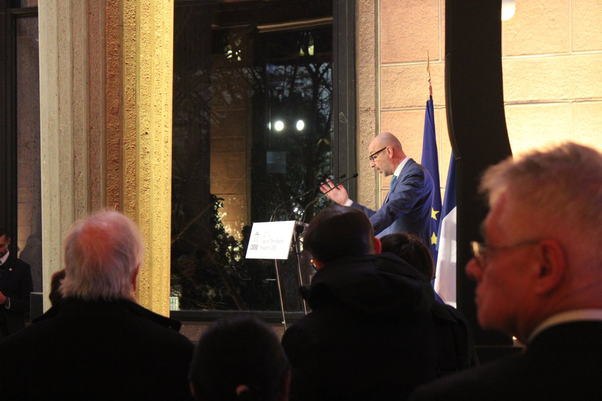 J’étais présente aux vœux du <a href="/lecese/">CESE</a>. 
La troisième assemblée joue un rôle essentiel dans notre vie démocratique à travers la voix de la société civile organisée. 
Leur conseil et les nombreuses évaluations menées sont essentiels pour le bon éclairage du travail parlementaire.