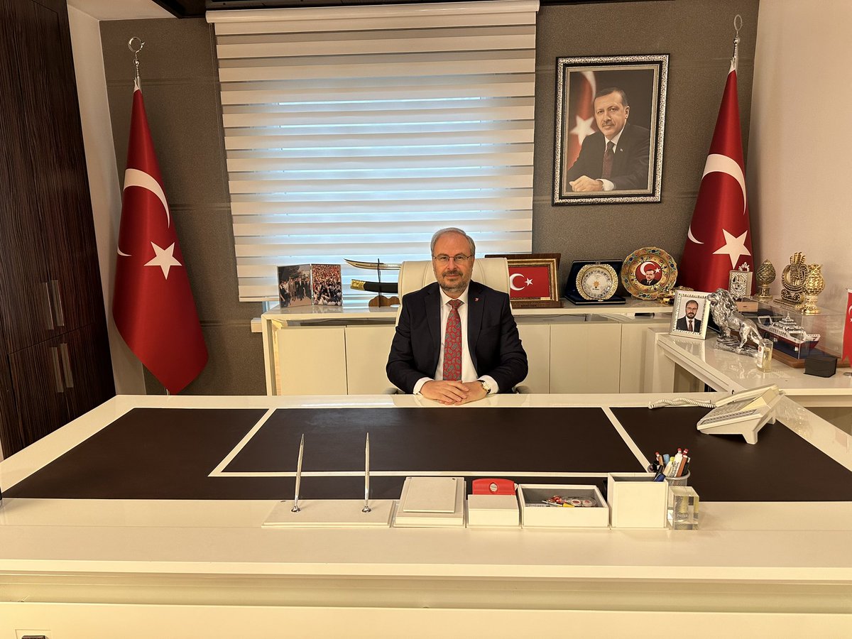 Her yerde olmak gibi bir duan varsa, gönüllere gir; çünkü sevenler, sevdiklerini gönüllerinde taşırlar.