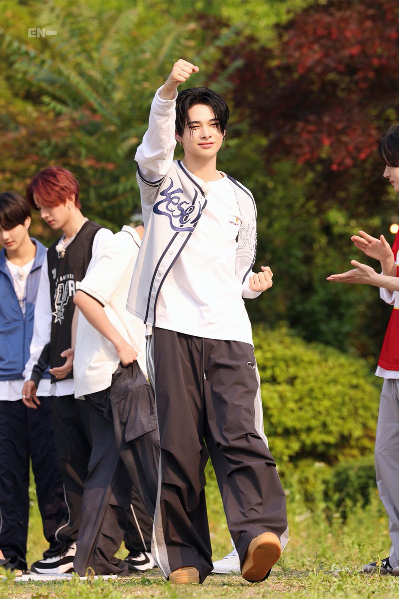 ENHYPEN's tweet photo. ENHYPEN
<돌박2일 - 뱀파이어 여름 운동회>
Photo Sketch 📸

( https://t.co/OH51ehoLJw )

#ENHYPEN #엔하이픈
#돌박2일 #IDOL1N2D https://t.co/SJlV4xGoS3