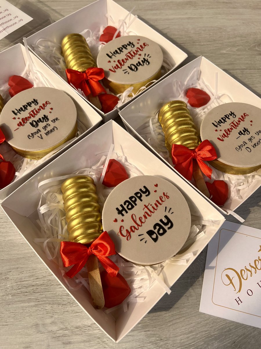 desserthouse_ug's tweet photo. When words fall short, let our Mini treatbox do the talking🥰
Valentine’s Option 3 - Ugx 35,000
It has;
•1 mini cakesicle
•1 donut shaped cakesicle
•Mini chocolate bars
•Gift card
#desserthousetreats #cakesicles #cake #chocolate #valentines #valentinesday #valentine2025 https://t.co/Zhy9iWVB8a