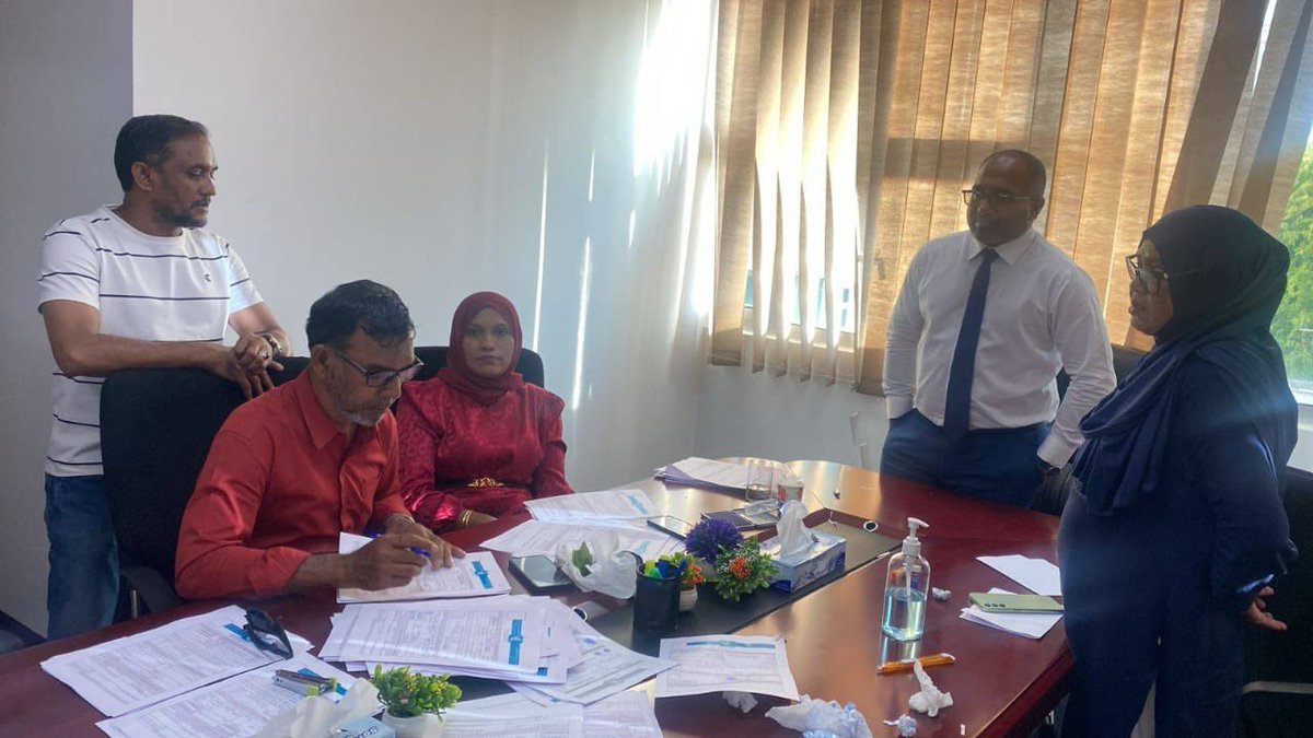 So apathurey was complicit all along in all this and was totally part of this massive fraud tempering the vital database of National Register for the whole republic!

If you aren't mad and if you think this is ok, you are completely numb and polarised irreversibly!