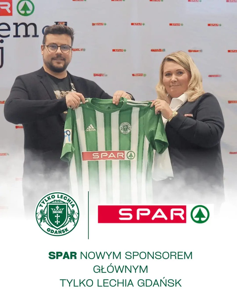 TYLKOLG's tweet photo. To już rok, odkąd SPAR został sponsorem głównym #TLG ! Dziękujemy, że jesteście z nami i wspólnie tworzymy coś wyjątkowego. Wasze wsparcie to nasza siła, a SPAR to niezawodny partner w drodze na szczyt.
Bo przecież liczy się Tylko Lechia Gdańsk! https://t.co/lUskGlQrz6
