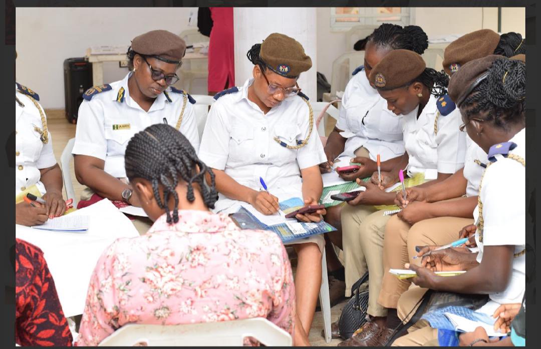 eWASH_news's tweet photo. Environmental Health Officers (EHOs) and Voluntary Hygiene Promoters (VHPs) converged to strategize and develop comprehensive work plans to combat cholera for the “WoleWoles In Action Against Cholera Project”. https://t.co/GB3Twx2eZi