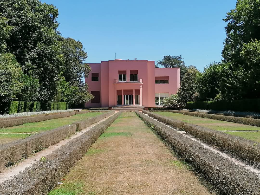 skymanuelima's tweet image. A Fundação de Serralves está localizada no Parque de Serralves na cidade do Porto, em Portugal, onde está instalada a Casa de Serralves e o Museu de Arte Contemporânea de Serralves. #Fundação #Serralves #Casa_Serralves #Museu_de_ArteContemporânea #Porto #arte #travelphotography