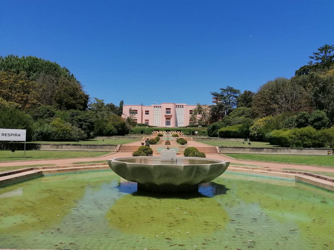 skymanuelima's tweet image. A Fundação de Serralves está localizada no Parque de Serralves na cidade do Porto, em Portugal, onde está instalada a Casa de Serralves e o Museu de Arte Contemporânea de Serralves. #Fundação #Serralves #Casa_Serralves #Museu_de_ArteContemporânea #Porto #arte #travelphotography