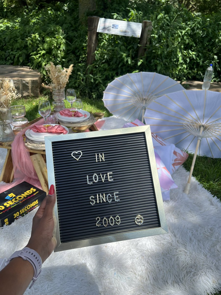 Maureen_Murai's tweet photo. Sip &amp; paint picnic setup for two R800 
Location: Walter Sisulu botanical gardens 

Does not include: Entrance fee (R100 pp) &amp; food

Therapeutic and intimate ❤️✨

@MuraiEvents 064 294 5183 

#GirlTalkZA https://t.co/w9drfcYCbP