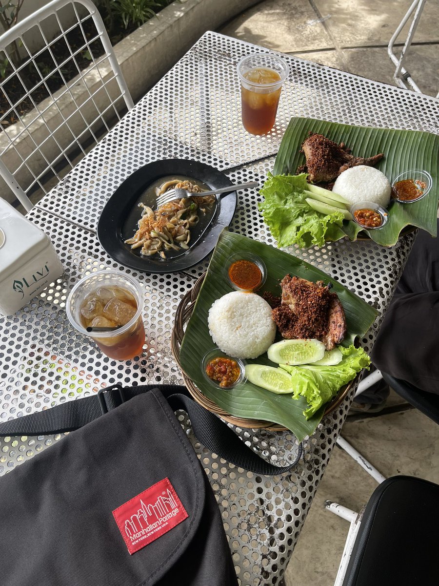 lajiw_'s tweet photo. Ayam ceu noa yg virallllll ternyata deket hums akoohh hahaha https://t.co/9vdWdlA4yF