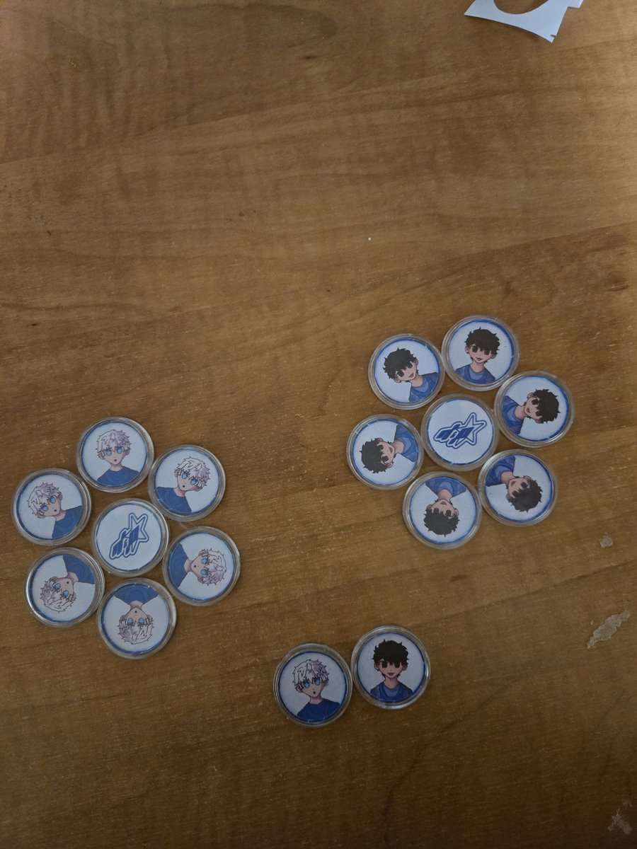 kiterru's tweet image. Handing these out at tit newcastle! You tap them on a phone and it pulls up a phan meme
Should i make more? Theres only 16 of them right now