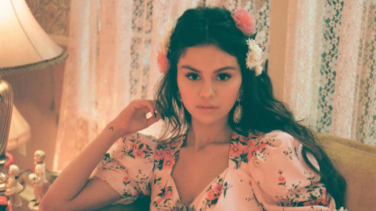 PopCrave's tweet photo. 4 years ago today, Selena Gomez released “De Una Vez.” https://t.co/hwq7kLDhM6