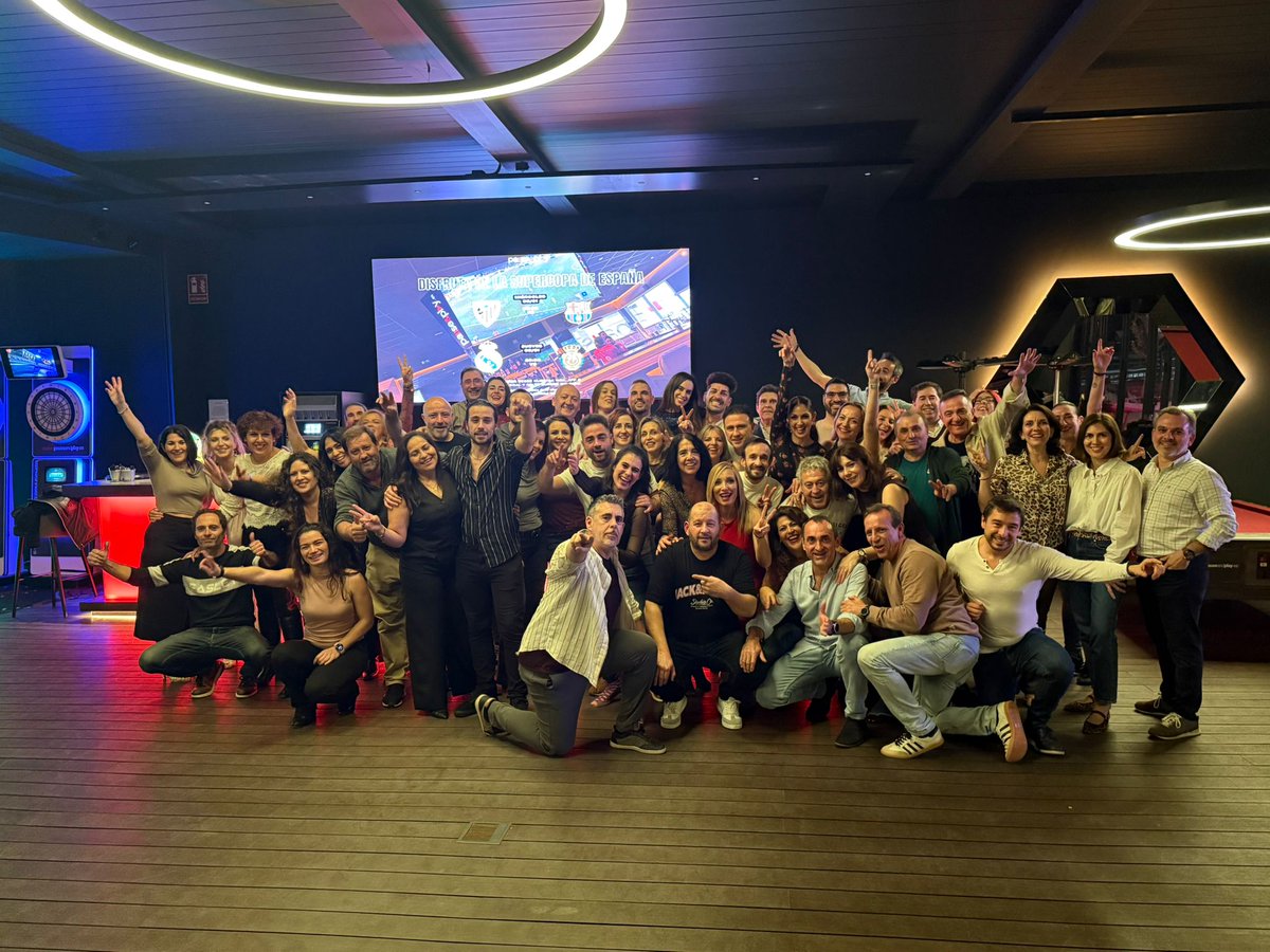 Pause&Play tweet media