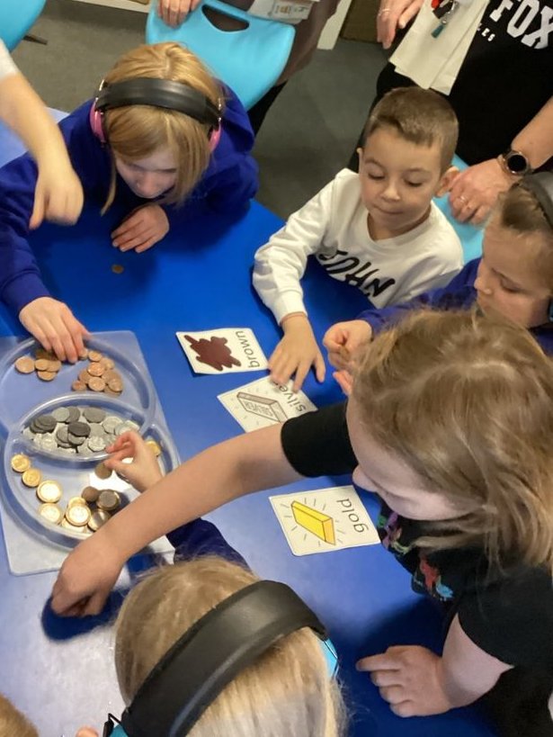 DeePointPine tweet media