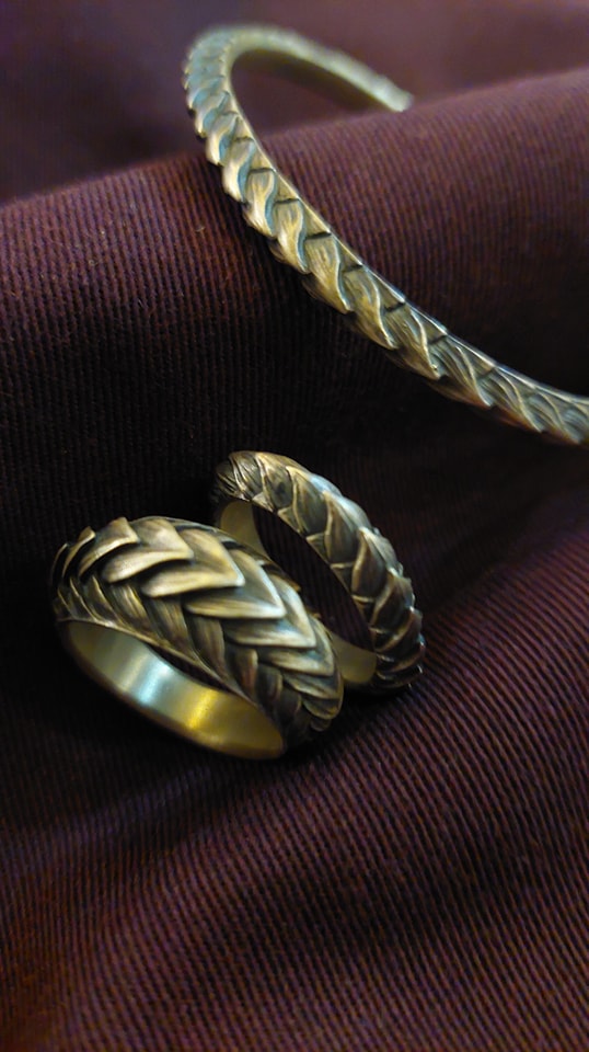 silver29617's tweet photo. Dual Flow - GUREN bangle & ring
杉山彫刻的紅蓮設計的戒子與手鈪
層層推疊非常有特式
#DualFlow #杉山孝博 #dresscode925 https://t.co/i3EAz05dh0