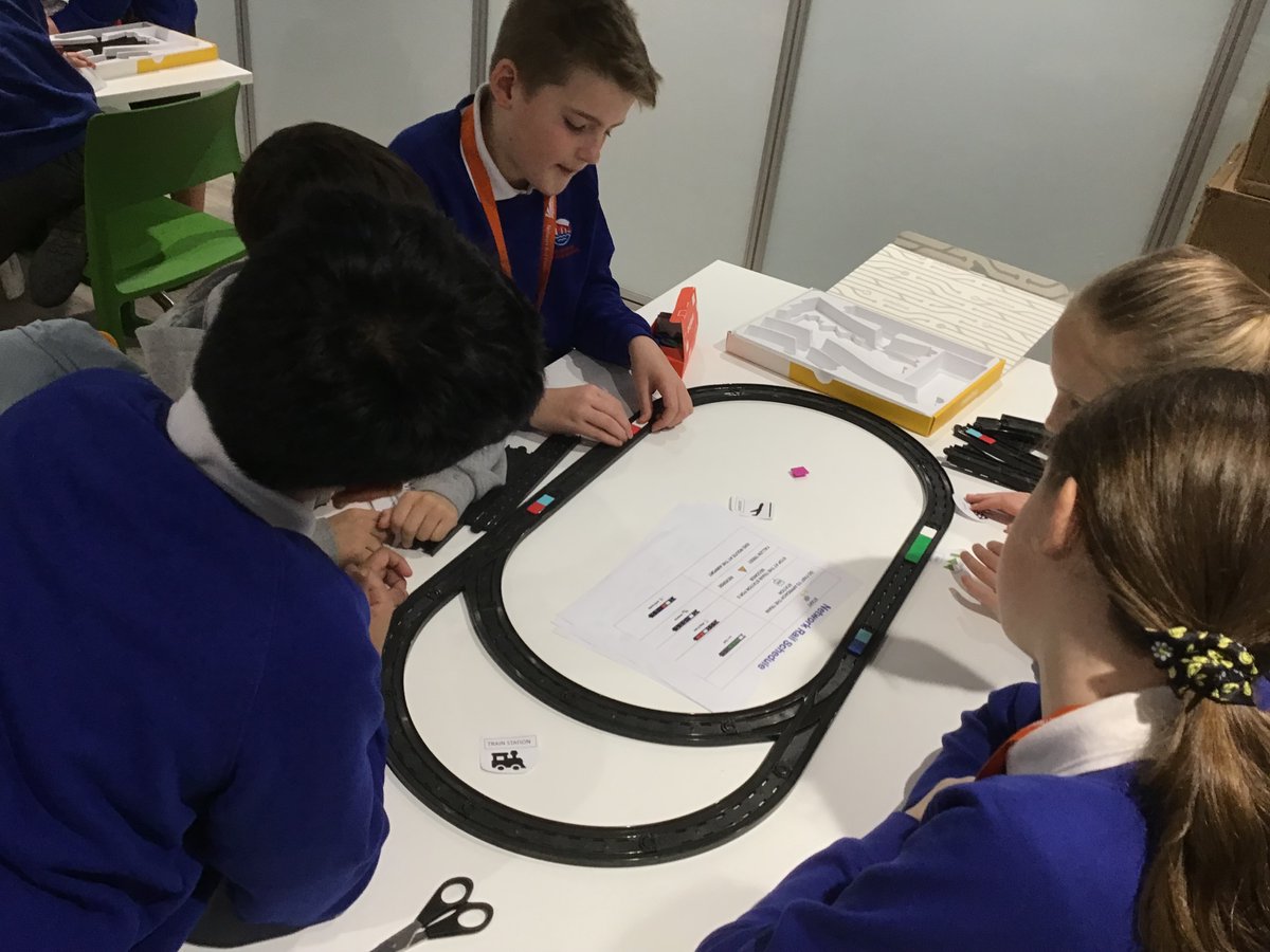 HavershamSchool's tweet photo. A big thank you to the @networkrail STEM team for hosting our Year 6 children yesterday! 🙌 The children had an amazing time exploring STEM and loved hearing from your talented apprentices. 🚂🔧 Inspiring the next generation—thank you! 🌟 #STEMEducation #InspiringYoungMinds https://t.co/6oNKXV2Sbk