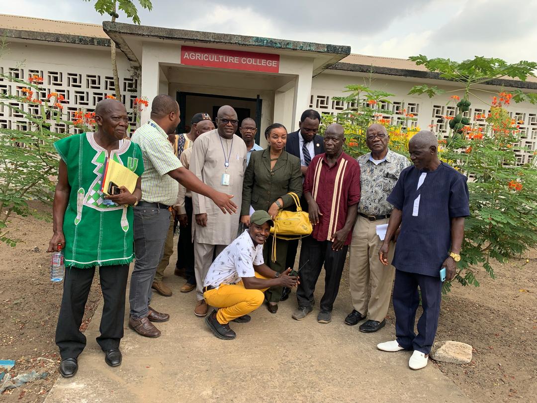 FAOLiberia's tweet photo. High-level meeting between FAO and the VP of the University of Liberia to establish the Veterinary Para veterinary Professional program this year, based on the curriculum developed with support from FAO under the USAID supported #GHSP project.
#USAIDLiberia
#FAO_ECTAD https://t.co/6O8twqdyhy