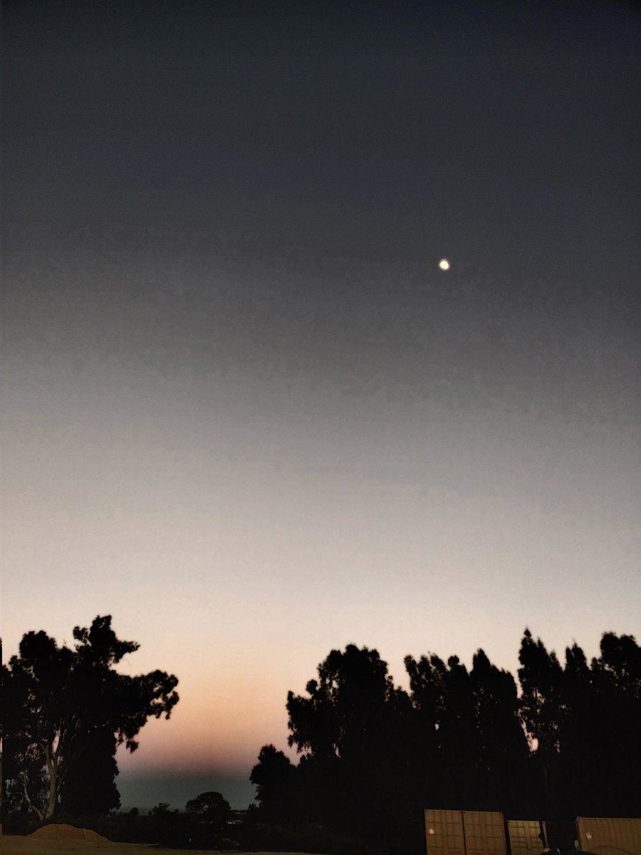 it do be kinda pretty where I work tho