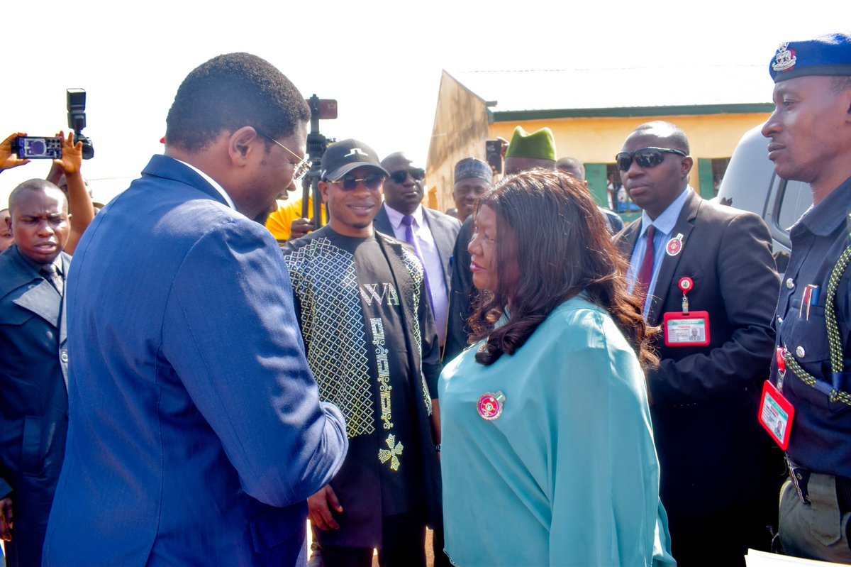 dachungbagos's tweet photo. We were honored to have the Deputy Governor of Plateau State, Hon. Ngo @JosephinePiyo, commission the renovated examination hall at GSS Hwolshe, a project undertaken by the Dachung Musa Bagos Foundation. The Speaker of the Plateau State House of Assembly, Rt. Hon. Gabriel Dewan, https://t.co/c1aEPZpEVd