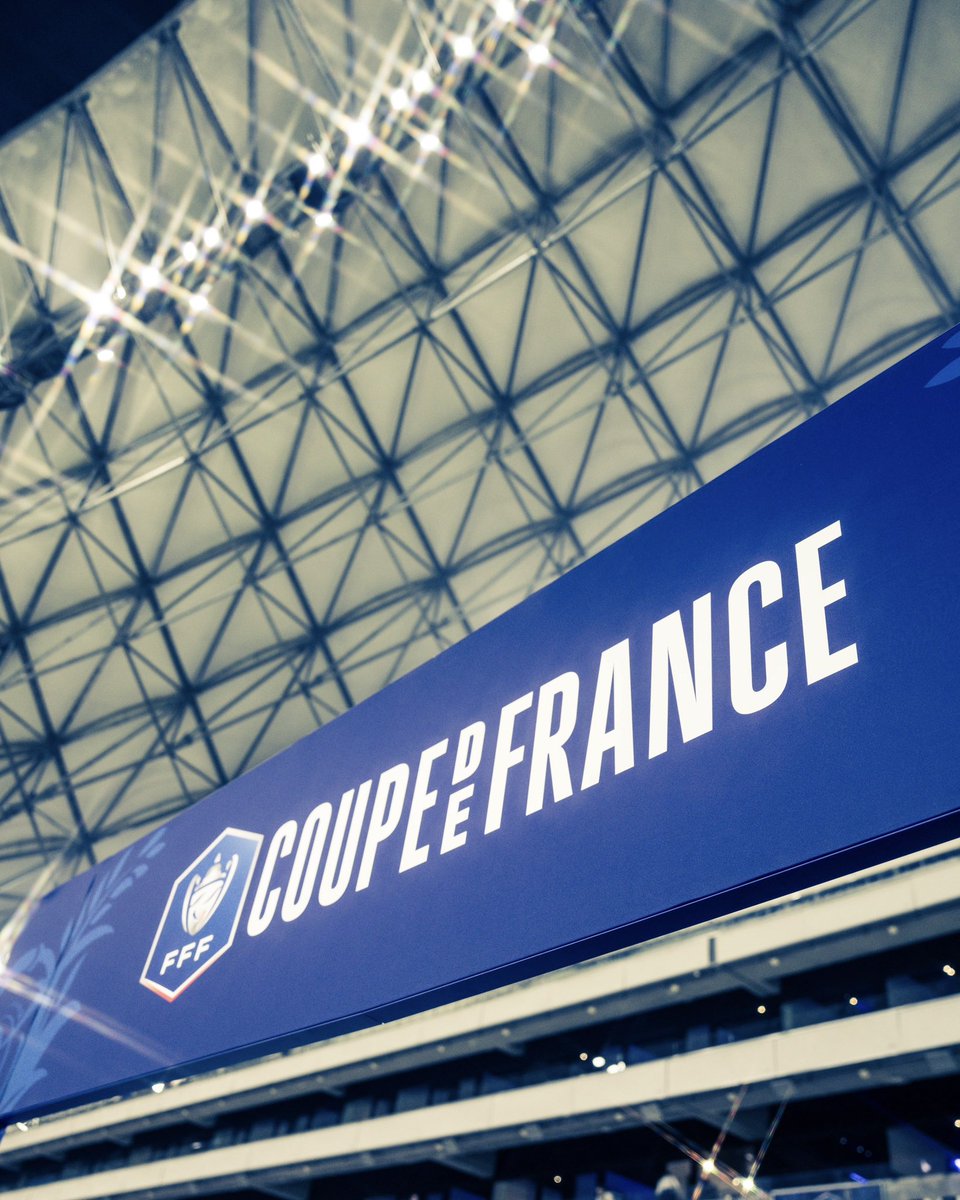 Jean-Baptiste Montarnier (@jbmontarnier) on Twitter photo Hier encore et comme à chaque match à l’<a href="/OM_Officiel/">Olympique de Marseille</a> les supporters ont scandés « il faut tuer ces p*d*s de lillois, il faut les tuer, il faut les tuer ». Aucune réaction, aucune sanction, impunité totale pour l’homophobie… On ne s’habituera jamais et on ne lâchera pas. #OMLOSC Hier encore et comme à chaque match à l’<a href="/OM_Officiel/">Olympique de Marseille</a> les supporters ont scandés « il faut tuer ces p*d*s de lillois, il faut les tuer, il faut les tuer ». Aucune réaction, aucune sanction, impunité totale pour l’homophobie… On ne s’habituera jamais et on ne lâchera pas. #OMLOSC