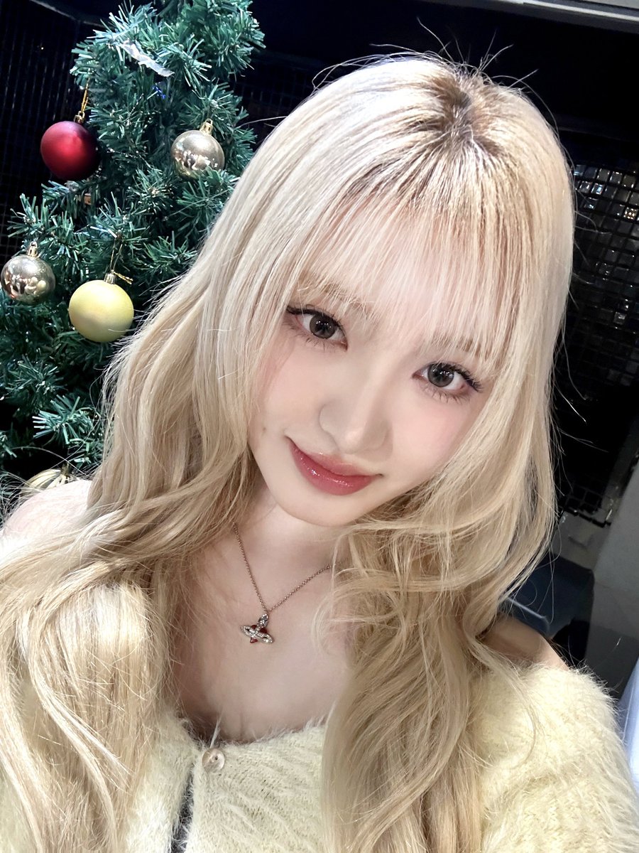 📸
250115 #최애캠핑 완료 🏕

다른 데 가면 낯가리는 우리 집 고양이 (ˆ. ̫ . ⸝⸝⸝ˆ) ♡
최애를 2명이나 불러서 토크하는 모습을 보니
밥 안 먹언도 밥 먹언 것처럼 배불런 ღ˘‿˘ற꒱ 
최애캠핑즈는 "헤어진 후에" 훠궈를 잡쉈서예~?

youtu.be/a6L3uQf1LGU?si…

#IVE #아이브 
#LIZ #리즈