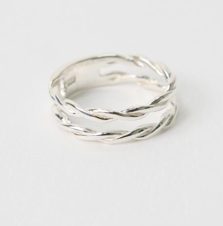 .
[Ring]
#NCT #JAEMIN #재민
instagram The ring he wore
The product name is R1000
.
재민 戴的戒指 型号为R1000
.
.
제품명: R617
.
구매안내
-신사점
070 7737 8950
-한남점
070 8750 8950
.
Worldwide Shopping
hanna543.com