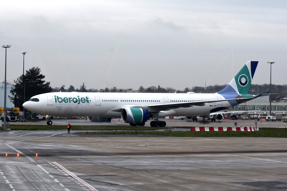 FlightModeblog's tweet image. 🇮🇱 🇺🇲 | #Arkia Israeli Airlines will launch nonstop flights between #TelAviv and #NewYork JFK, three times weekly, starting February 8, 2025, operated by Iberojet's Airbus A330-900neo aircraft.

📷 ©Arkia | 📷 ©Eric Salard
flickr.com/photos/airline…

#Israel #US #aviation #AvGeek