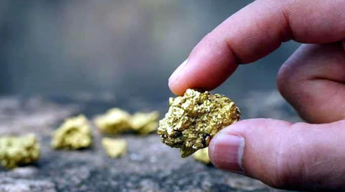 RadioPakistan's tweet image. Balancing prosperity and preservation is vital as the #IndusRiver reveals its golden secrets. Gold deposits along the Indus River spark hope for Pakistan’s economic revival
#SaveIndus #GoldRush #IndusGold #HopeForPakista #RadioPakistan #News 
radio.gov.pk/15-01-2025/ind…