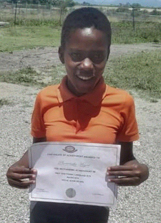MbazimaThomason's tweet photo. The Police in Mphephu, Polokwane, are seeking public assistance in locating Phuravhathu Margaret, a 12-year-old girl from Matsa Phulamulenze village. She was last seen on December 22, 2024, wearing a green trouser and pink top.

Info:  071 508 9305
08600 10111 https://t.co/cFq69pFBNS